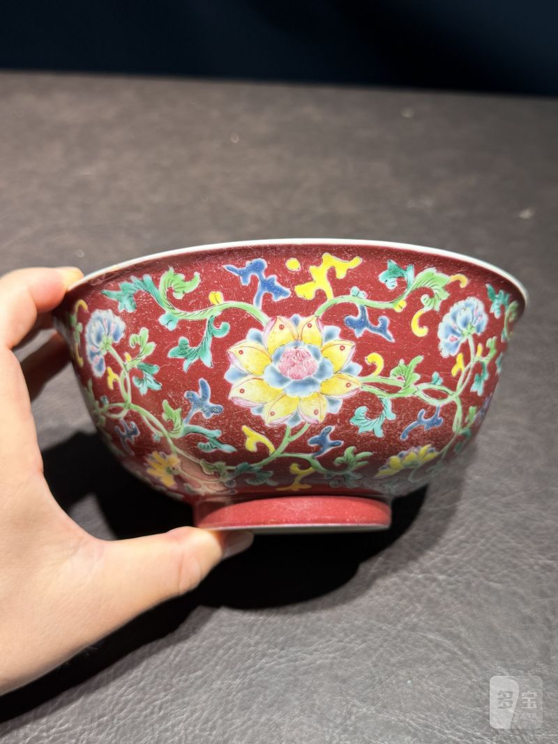 清乾隆 胭脂红地洋彩缠枝花卉纹碗 - 图7